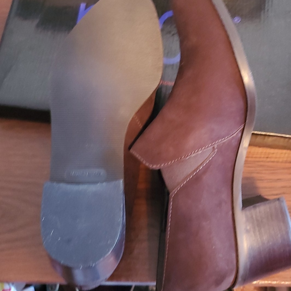 Shoes - Picture 3 of 5